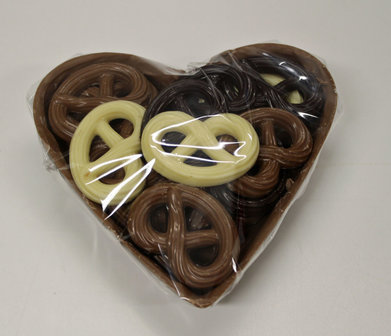 Chocolade hart gevuld met chocolade krakelingen